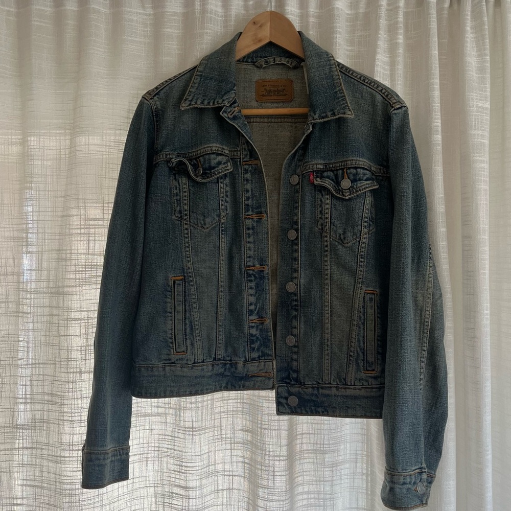 Levi’s denim trucker jacket
